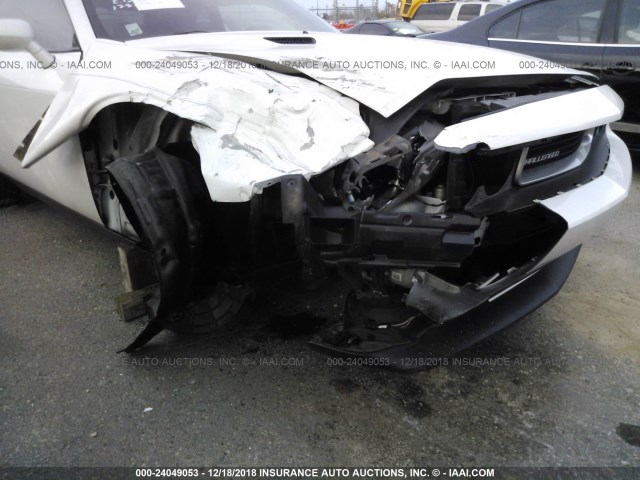 2C3CDYAG9EH206498 - 2014 DODGE CHALLENGER SXT WHITE photo 6