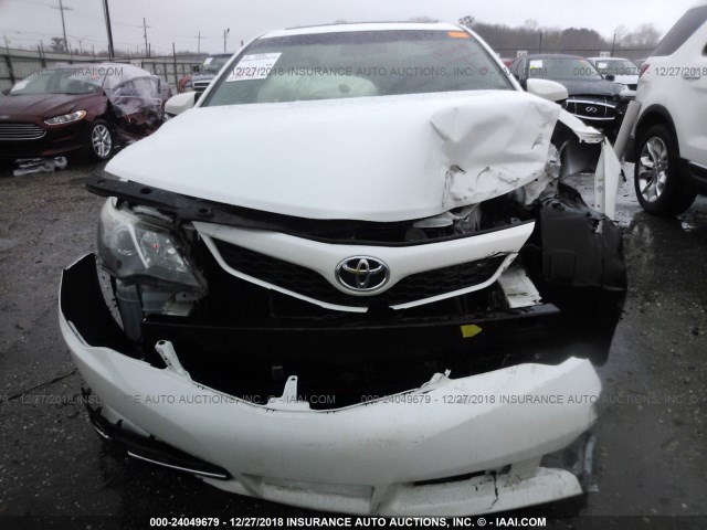 4T1BF1FK2CU631623 - 2012 TOYOTA CAMRY SE/LE/XLE WHITE photo 6