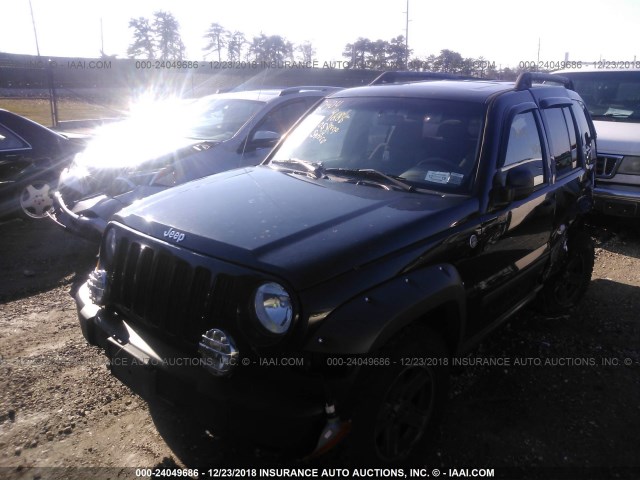 1J4GL38K45W563953 - 2005 JEEP LIBERTY RENEGADE BLACK photo 2