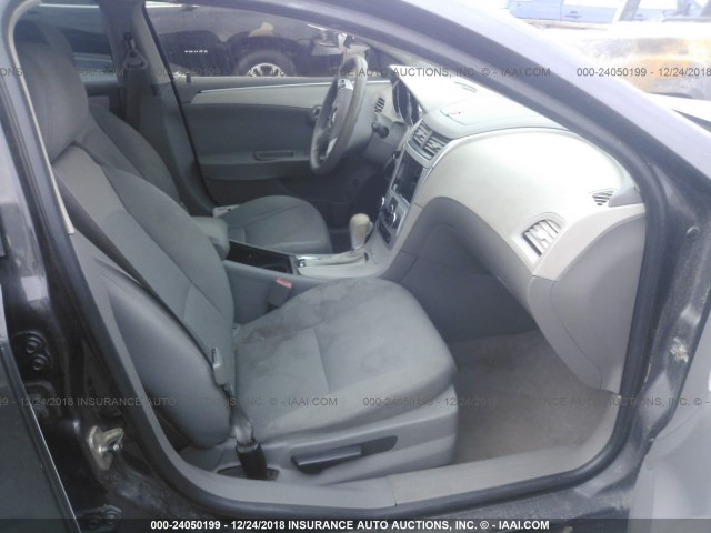 1G1ZA5EU1BF288004 - 2011 CHEVROLET MALIBU LS Grau Foto 5