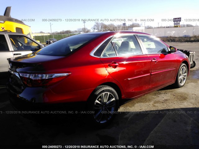 4T1BF1FK2HU618264 - 2017 TOYOTA CAMRY LE/XLE/SE/XSE 红色 照片 4