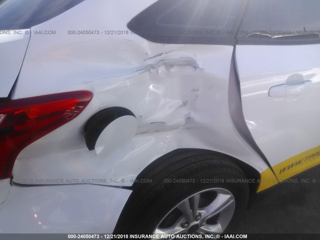 1FADP3F22DL138365 - 2013 FORD FOCUS SE WHITE photo 6