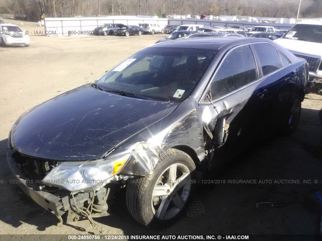 4T1BF1FK5DU215938 - 2013 TOYOTA CAMRY L/SE/LE/XLE 灰色 照片 2