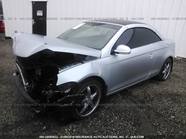 WVWDB71F78V011440 - 2008 VOLKSWAGEN EOS VR6 SILVER photo 2