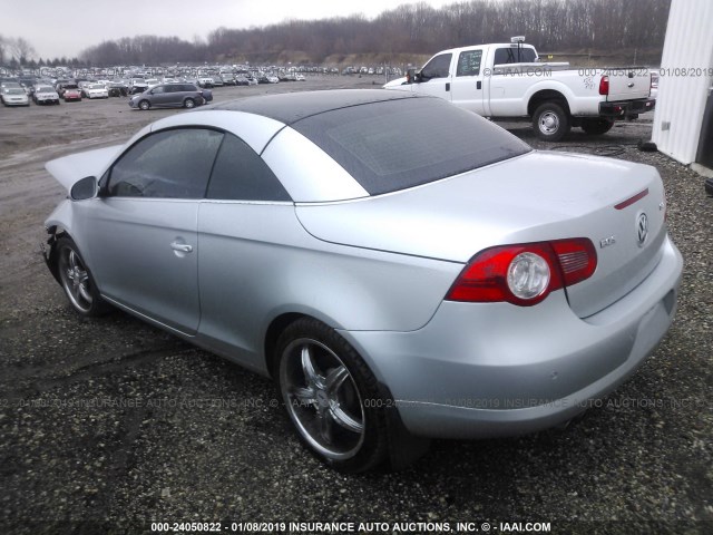 WVWDB71F78V011440 - 2008 VOLKSWAGEN EOS VR6 SILVER photo 3