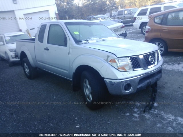 1N6AD06WX8C451450 - 2008 NISSAN FRONTIER KING CAB LE/SE/OFF ROAD SILVER photo 1