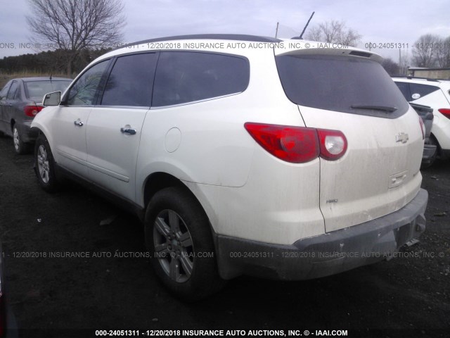 1GNKVJED4BJ161404 - 2011 CHEVROLET TRAVERSE LT WHITE photo 3