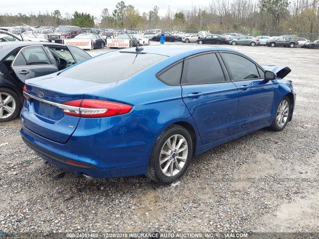 3FA6P0H71HR125128 - 2017 FORD FUSION SE BLUE photo 4