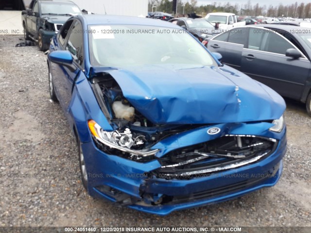 3FA6P0H71HR125128 - 2017 FORD FUSION SE BLUE photo 6