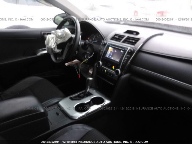 4T1BF1FK2DU710145 - 2013 TOYOTA CAMRY L/SE/LE/XLE Qırmızı foto 5