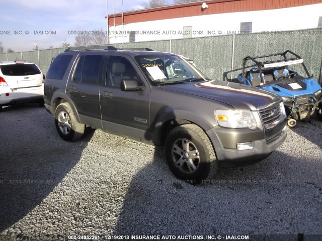 1FMEU73846UA43516 - 2006 FORD EXPLORER XLT GRAY photo 1