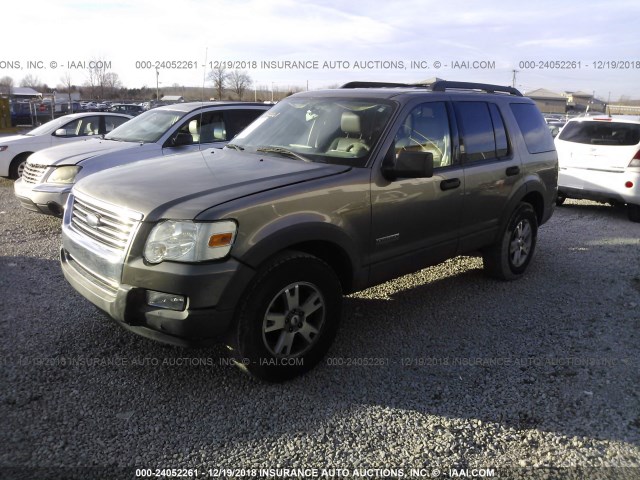 1FMEU73846UA43516 - 2006 FORD EXPLORER XLT GRAY photo 2