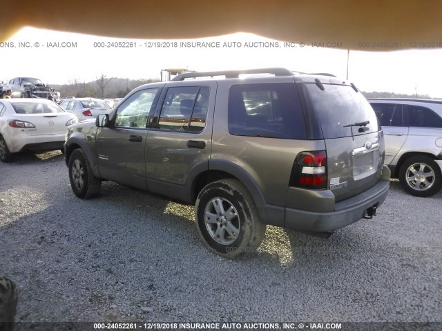 1FMEU73846UA43516 - 2006 FORD EXPLORER XLT GRAY photo 3