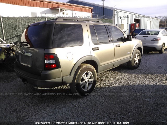 1FMEU73846UA43516 - 2006 FORD EXPLORER XLT GRAY photo 4