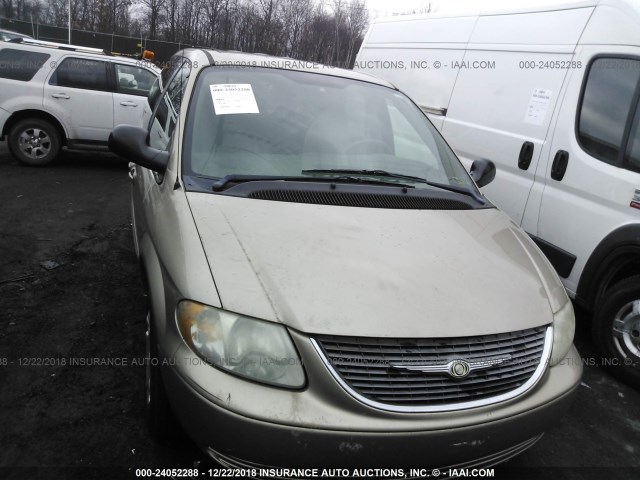 2C4GP44372R538306 - 2002 CHRYSLER TOWN & COUNTRY LX GOLD photo 6