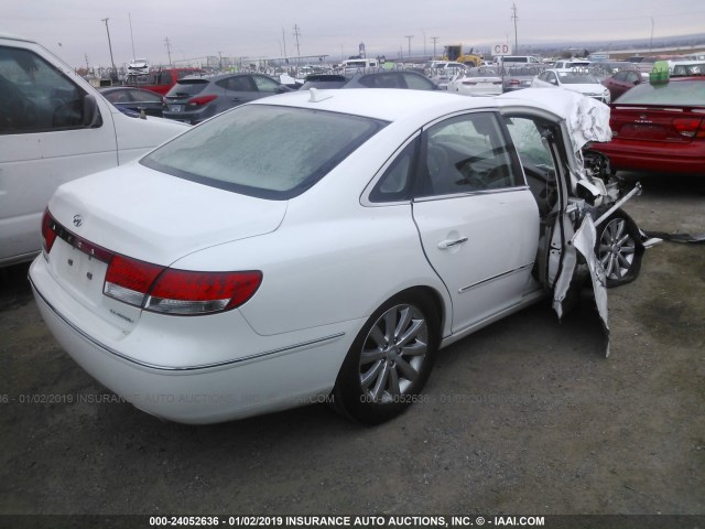 KMHFC46F19A356853 - 2009 HYUNDAI AZERA SE/LIMITED WHITE photo 4