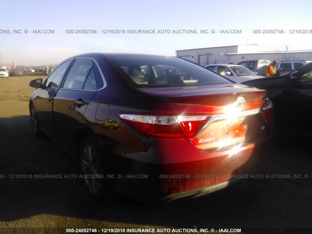 4T1BF1FK5FU929331 - 2015 TOYOTA CAMRY LE/XLE/SE/XSE RED photo 3