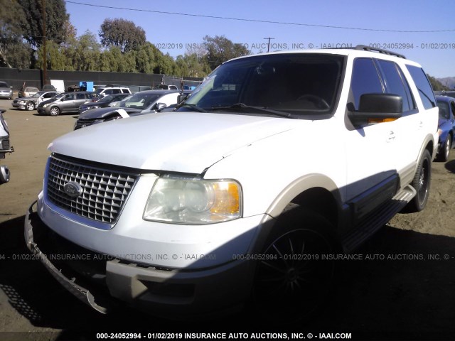 1FMFU17545LA70530 - 2005 FORD EXPEDITION EDDIE BAUER WHITE photo 2