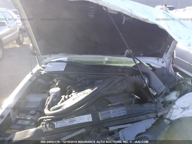 1GTCS14H838175292 - 2003 GMC SONOMA WHITE photo 10