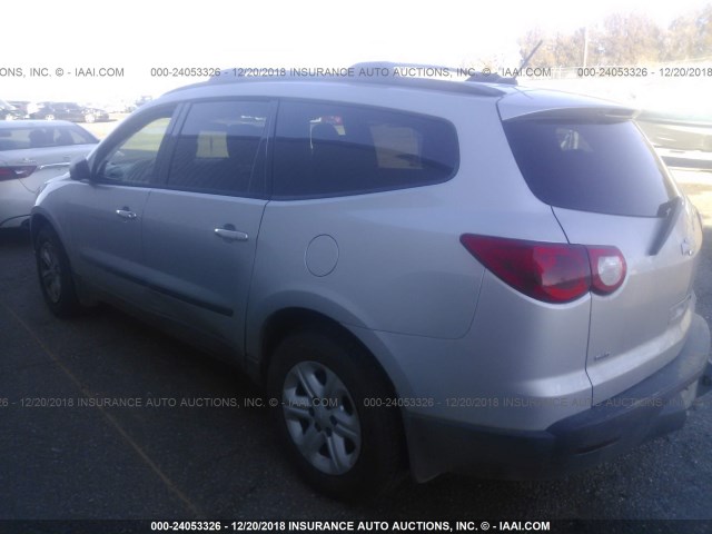 1GNKVEED4BJ155271 - 2011 CHEVROLET TRAVERSE LS SILVER photo 3