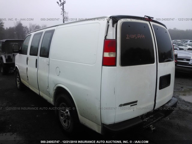 1GCSGAFX6B1114385 - 2011 CHEVROLET EXPRESS G1500  WHITE photo 3