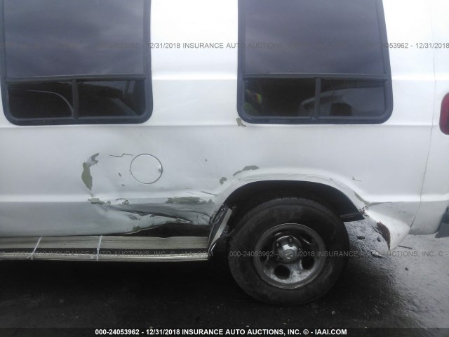 2B6HB11X32K145134 - 2002 DODGE RAM VAN B1500 WHITE photo 6