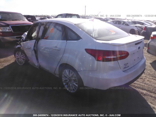 1FADP3J20GL252666 - 2016 FORD FOCUS TITANIUM WHITE photo 3