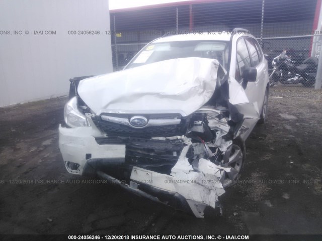 JF2SJABC1GH524919 - 2016 SUBARU FORESTER 2.5I WHITE photo 6