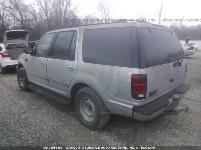 1FMRU15WX2LA82945 - 2002 FORD EXPEDITION XLT SILVER photo 3