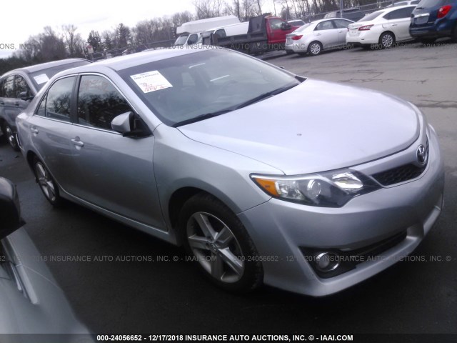 4T1BF1FK0EU451186 - 2014 TOYOTA CAMRY L/SE/LE/XLE 银色 照片 1