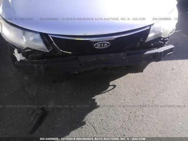 KNAFU4A25A5297936 - 2010 KIA FORTE EX SILVER photo 6