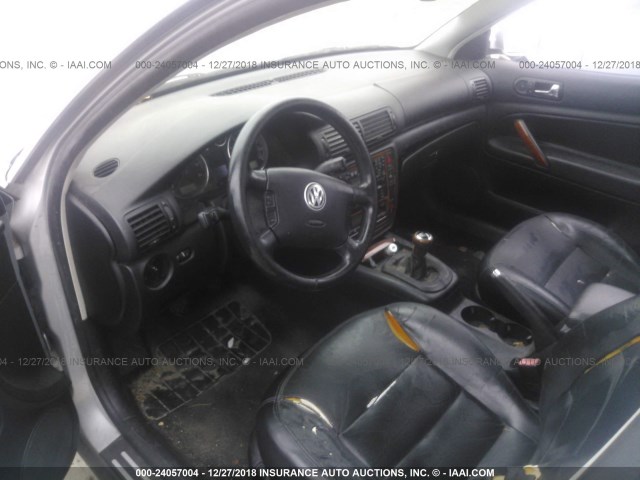 WVWRH63B72P071514 - 2002 VOLKSWAGEN PASSAT GLX 银色 照片 5