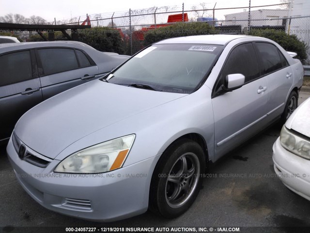 1HGCM55196A100280 - 2006 HONDA ACCORD VALUE SILVER photo 2