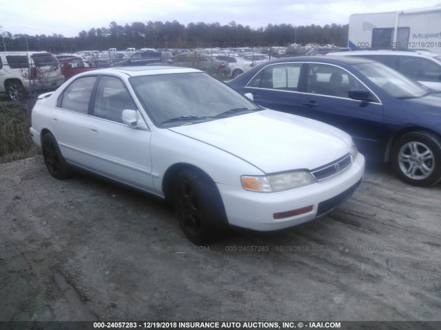 1HGCD5653TA217558 - 1996 HONDA ACCORD EX/EX-R WHITE photo 1