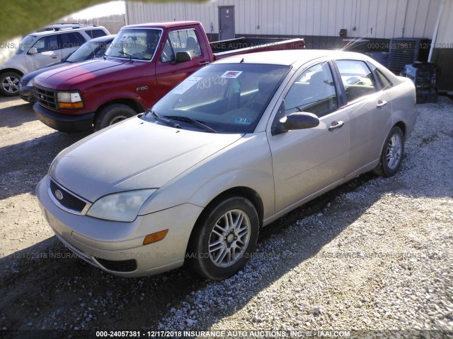 1FAFP34N86W118886 - 2006 FORD FOCUS ZX4 GOLD photo 2