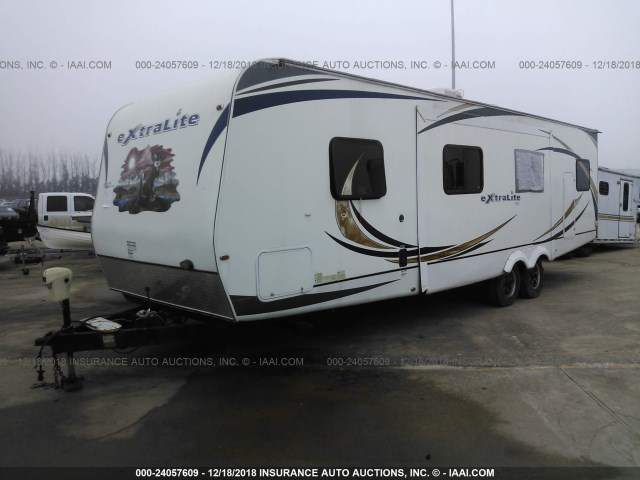 4X4TWCE29CV026010 - 2012 WILDCAT TRAVEL TRAILER  WHITE photo 2