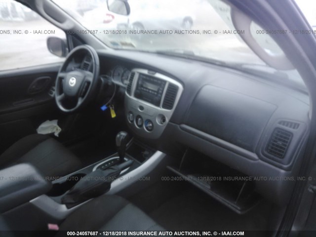 4F2YZ94185KM25929 - 2005 MAZDA TRIBUTE S GRAY photo 5