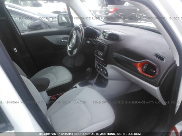 ZACCJABTXFPB32676 - 2015 JEEP RENEGADE LATITUDE WHITE photo 5