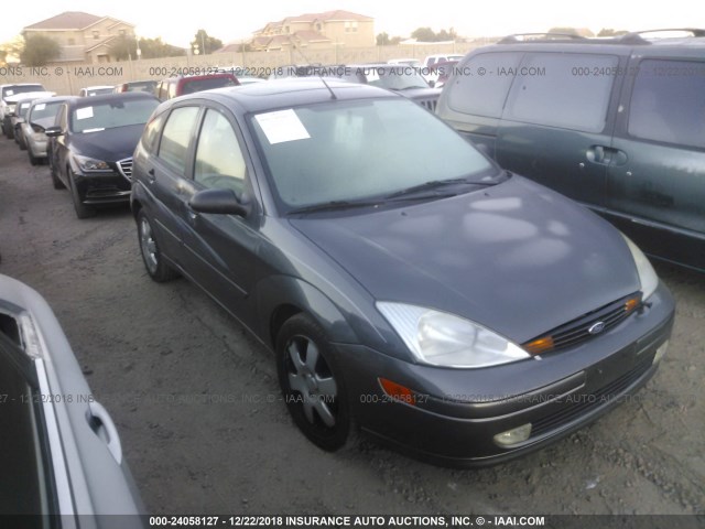 3FAFP373X2R133736 - 2002 FORD FOCUS ZX5 GRAY photo 1