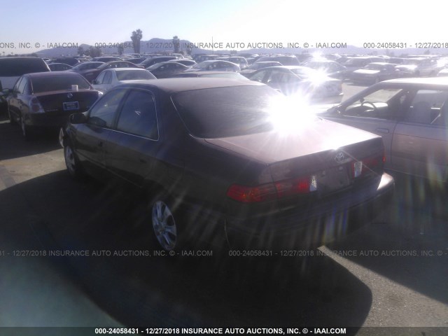 4T1BG22K31U810243 - 2001 TOYOTA CAMRY CE/LE/XLE RED photo 3