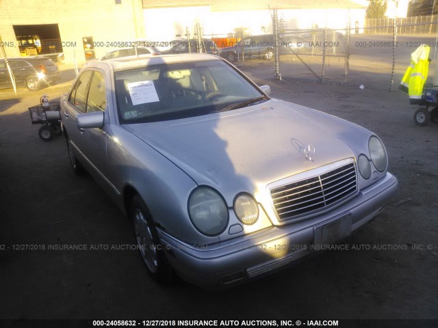 WDBJF55F6VJ029242 - 1997 MERCEDES-BENZ E 320 SILVER photo 1