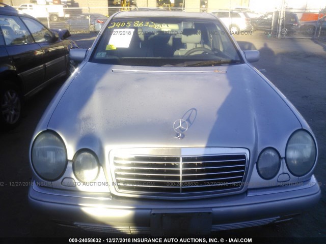 WDBJF55F6VJ029242 - 1997 MERCEDES-BENZ E 320 SILVER photo 6