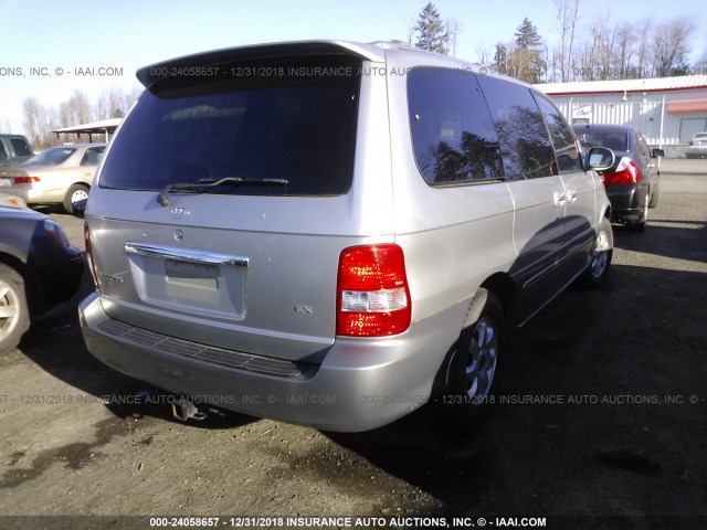 KNDUP131956640512 - 2005 KIA SEDONA EX/LX SILVER photo 4