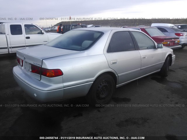 4T1BG22K11U027745 - 2001 TOYOTA CAMRY CE/LE/XLE SILVER photo 4