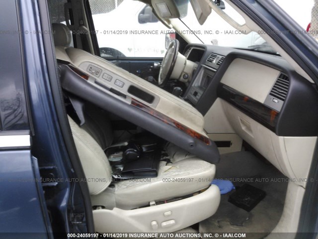 5LMFU28R23LJ32802 - 2003 LINCOLN NAVIGATOR BLUE photo 5