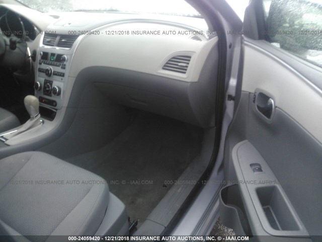 1G1ZA5E09AF154935 - 2010 CHEVROLET MALIBU LS SILVER photo 5