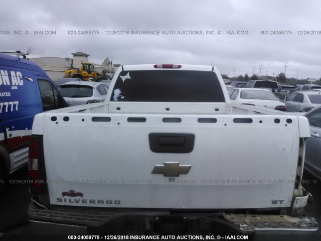 1GCEC14X09Z200802 - 2009 CHEVROLET SILVERADO C1500 WHITE photo 8