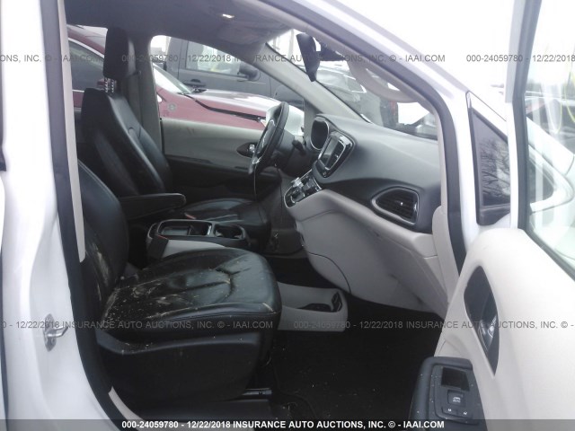 2C4RC1BG9JR120787 - 2018 CHRYSLER PACIFICA TOURING L WHITE photo 5