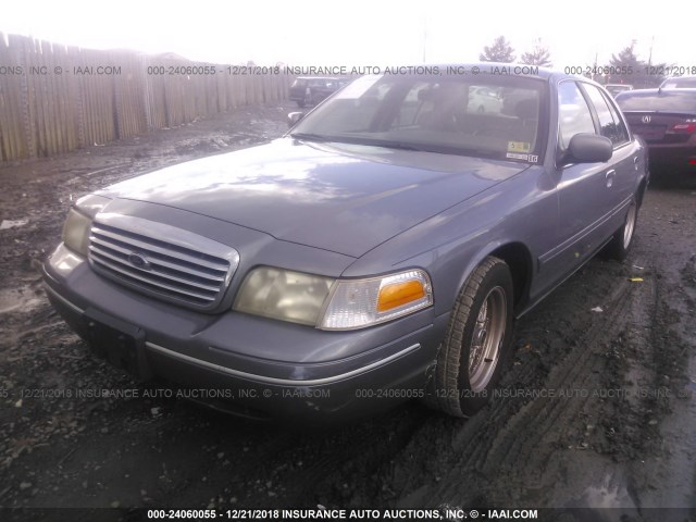 2FAFP74W8YX141284 - 2000 FORD CROWN VICTORIA LX GRAY photo 2