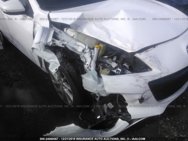 JM1BL1W54C1678189 - 2012 MAZDA 3 S WHITE photo 6